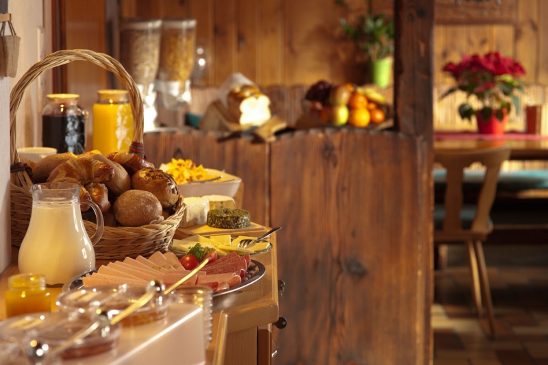 boulangerie-ROQUEBRUNE CAP MARTIN-min_breakfast_buffet_food_restaurant_meal_hotel_plate_fresh-718745