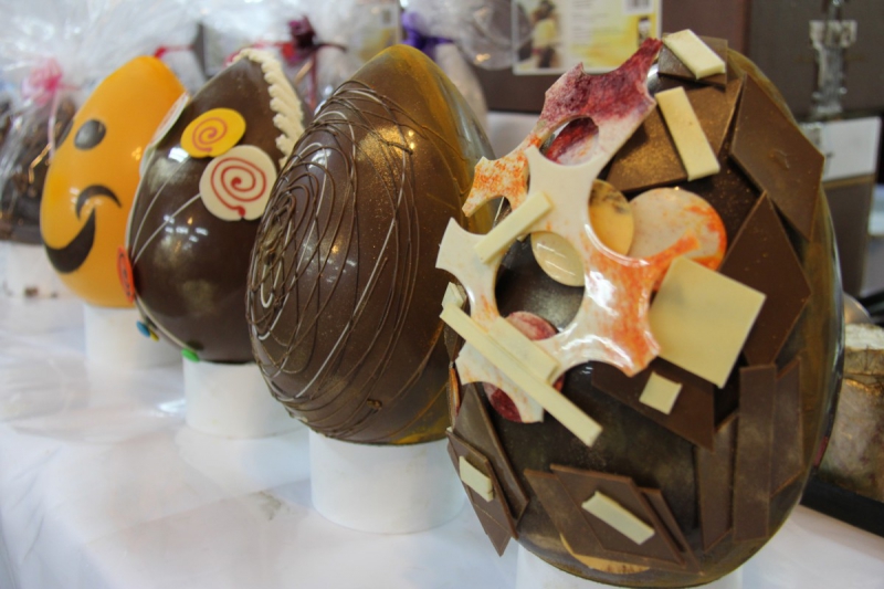 boulangerie-ROQUEBRUNE CAP MARTIN-min_chocolate_factory_eggs_easter-897028